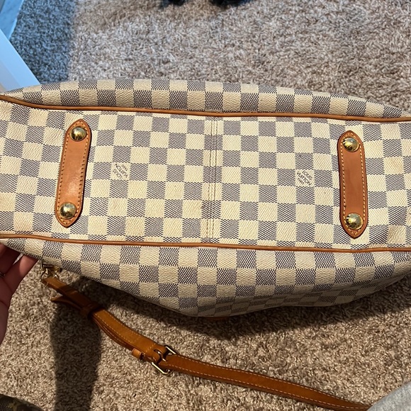 Louis Vuitton bag - Picture 6 of 7